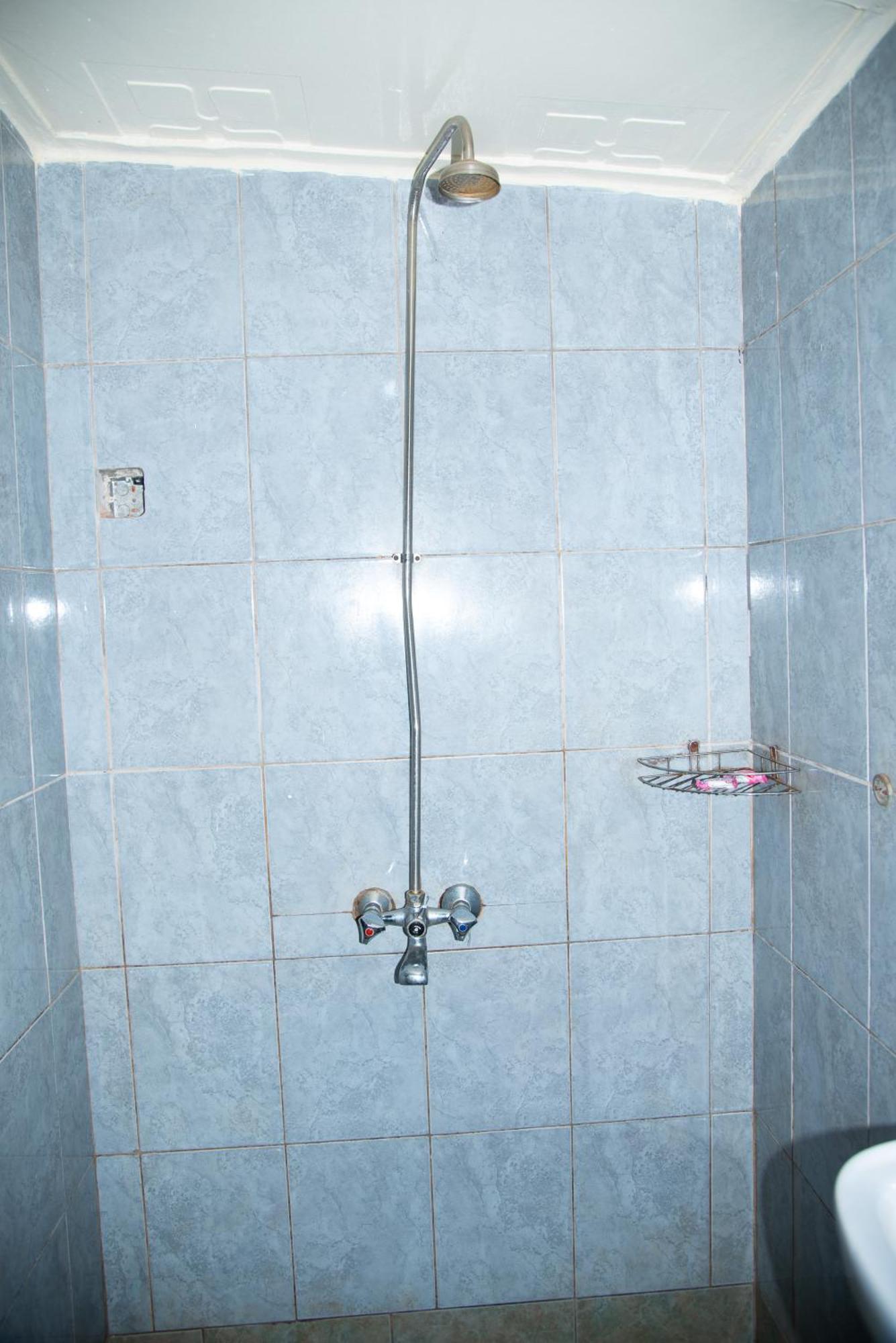 New Court View Hotel Masindi Экстерьер фото