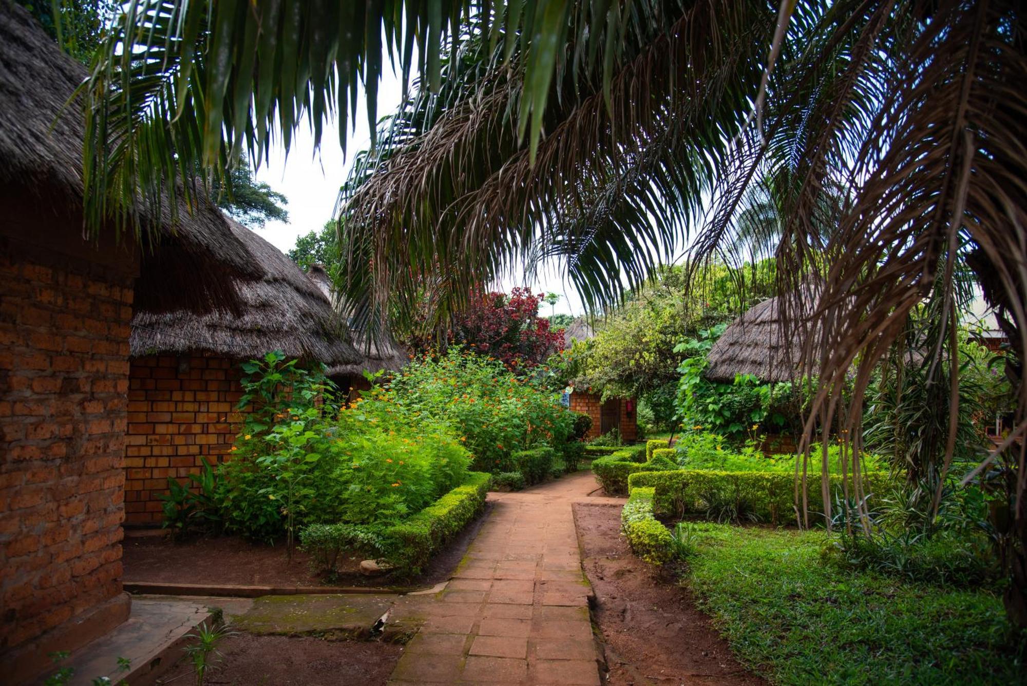 New Court View Hotel Masindi Экстерьер фото