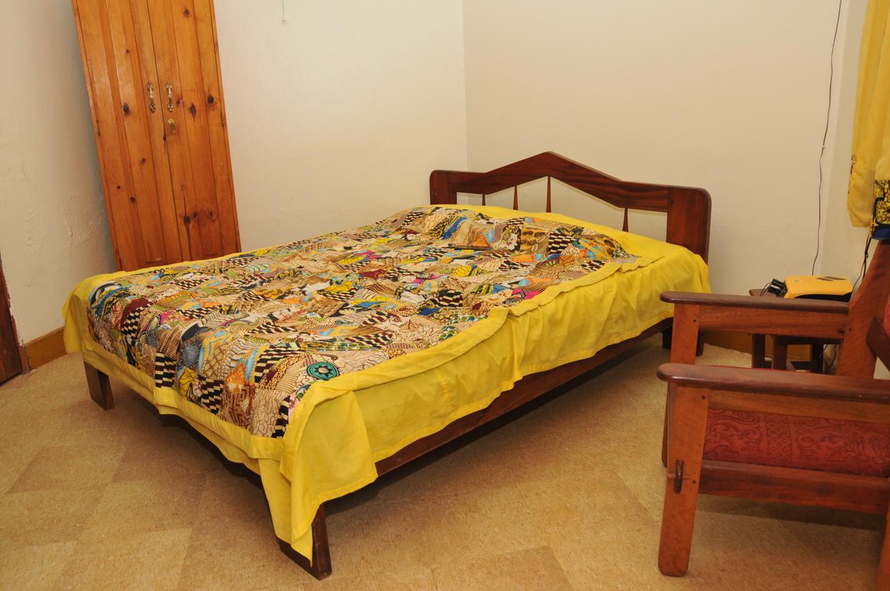 New Court View Hotel Masindi Экстерьер фото